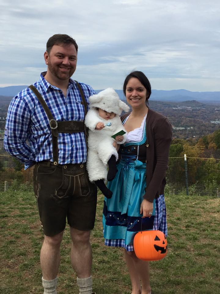 Halloween costumes at Carter Mountain Orchard