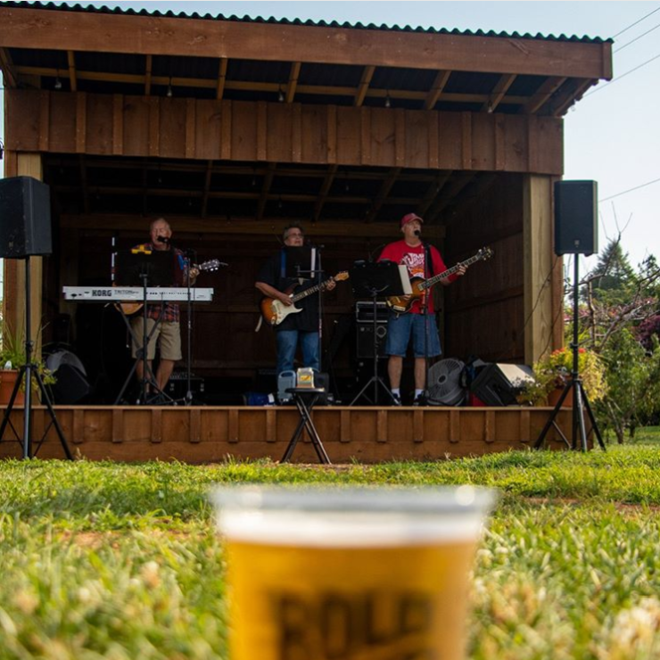 Live music stage at Chiles Peach Orchard