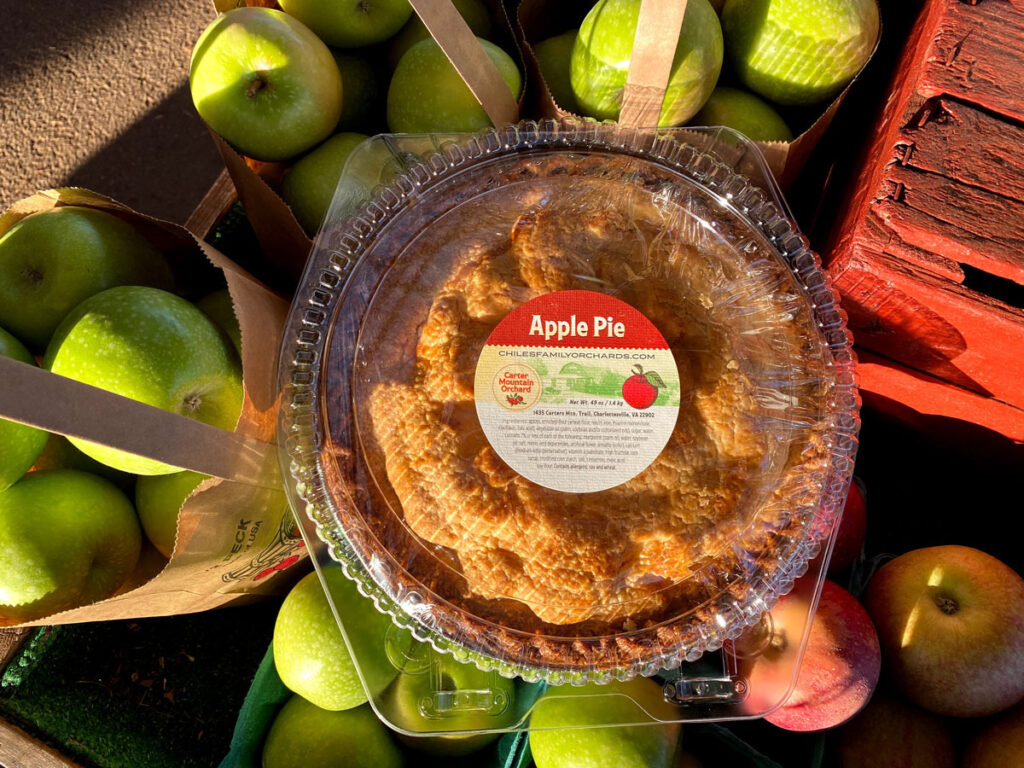 Fresh-baked apple pie