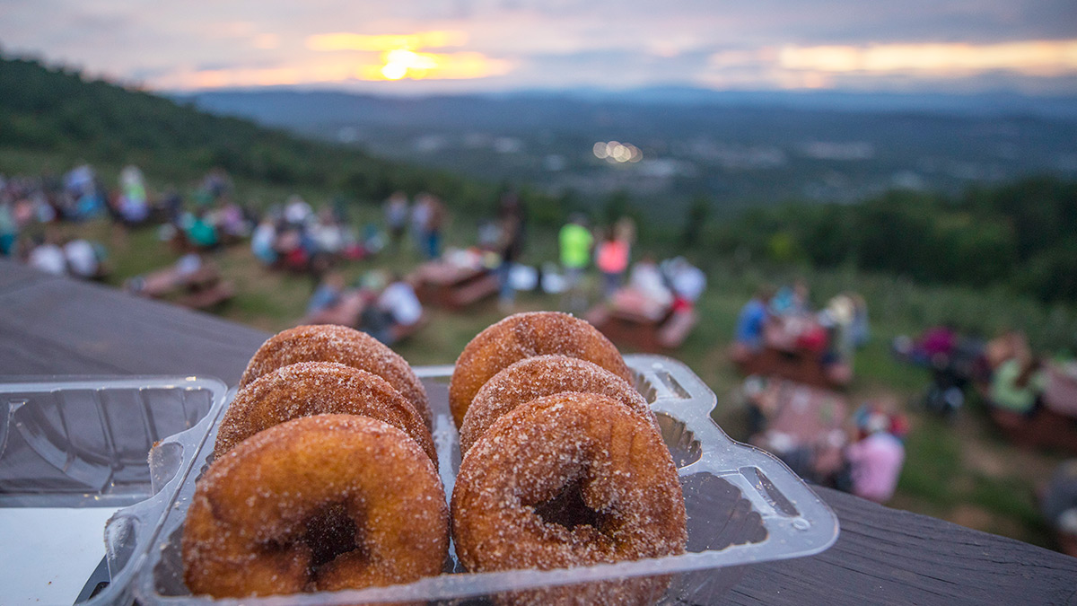 Thursday Evening Sunset Series [2021] Carter Mountain Orchard