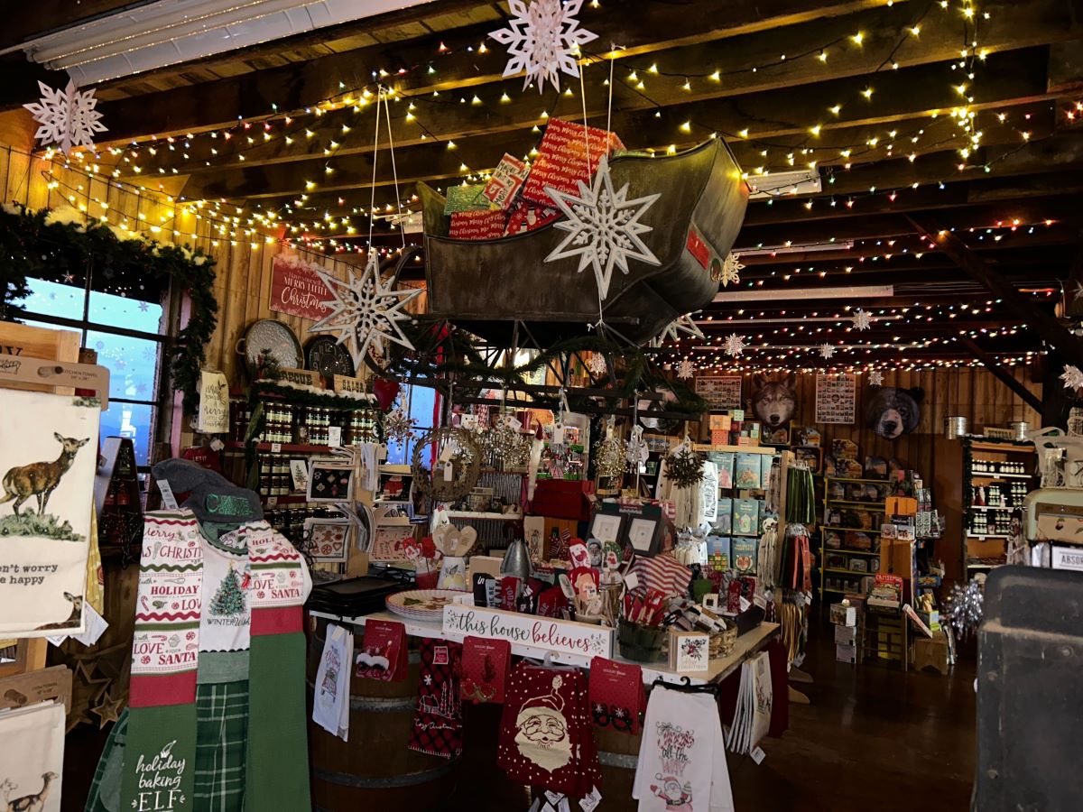 Carter Mountain Country Store at Thursday Evening Holiday Series