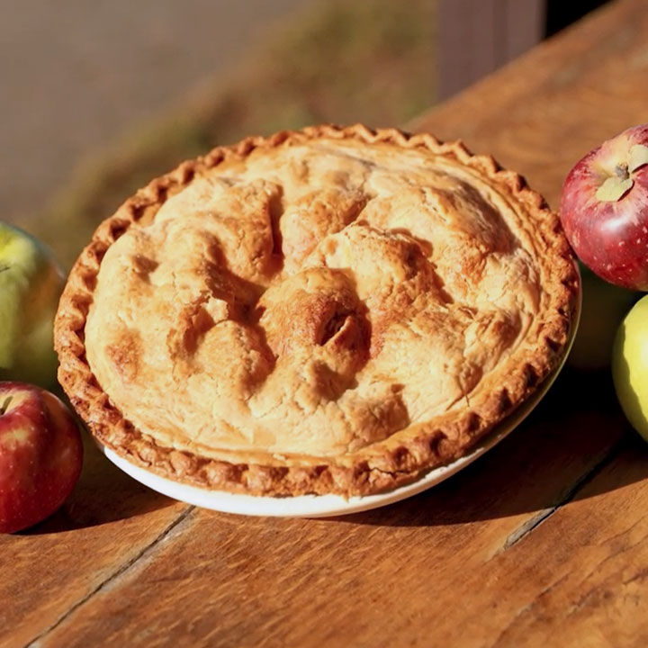 Apple pie with apples