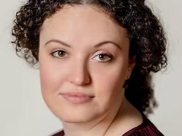 A headshot of tarot reader Rachel Louis